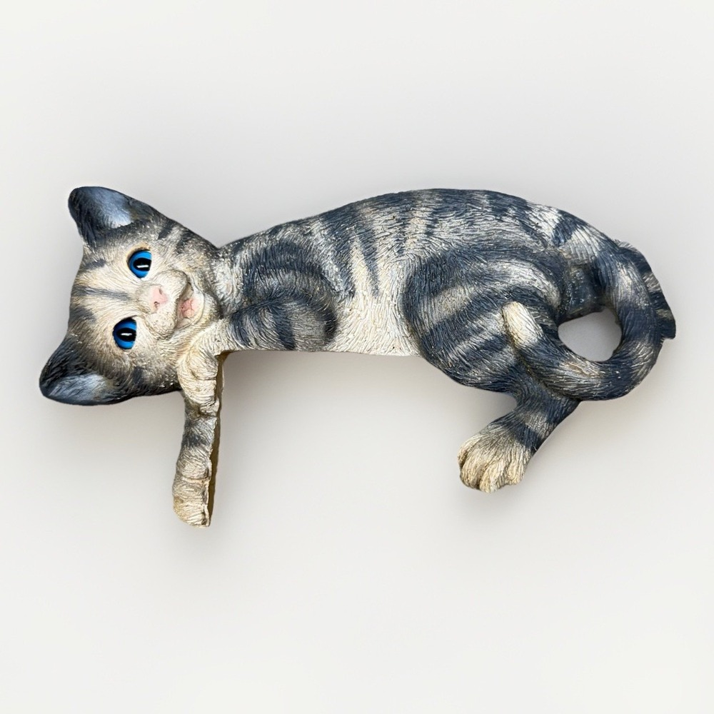 Vintage 1990s Young Concepts Corner Cat Door Frame Resin Tabby Sculpture 21